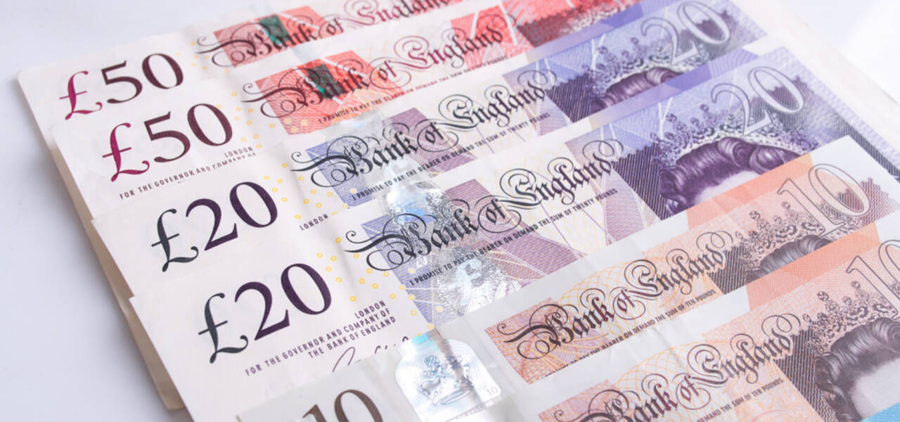 Kebijakan Moneter Bank of England Melemahkan Poundsterling